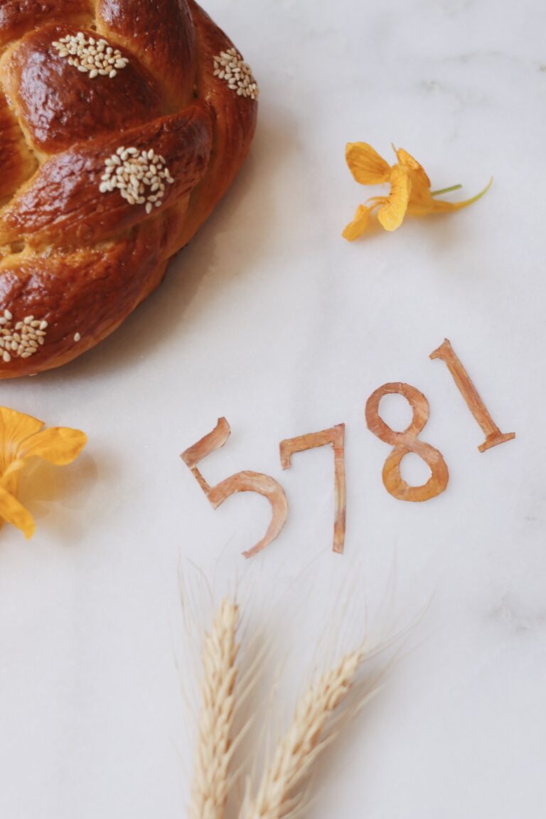 DIY Garland Challah Topper for Rosh Hashanah
