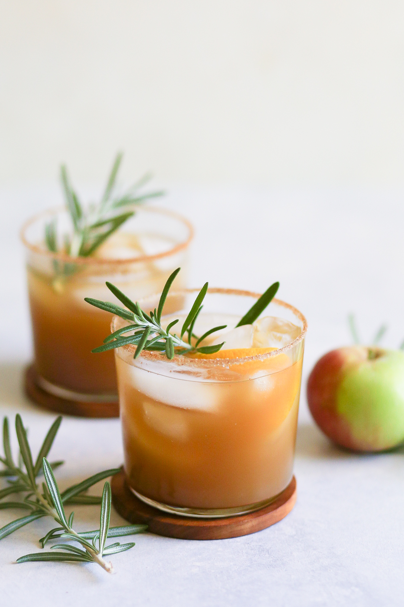 apple cider rosh hashanah cocktail