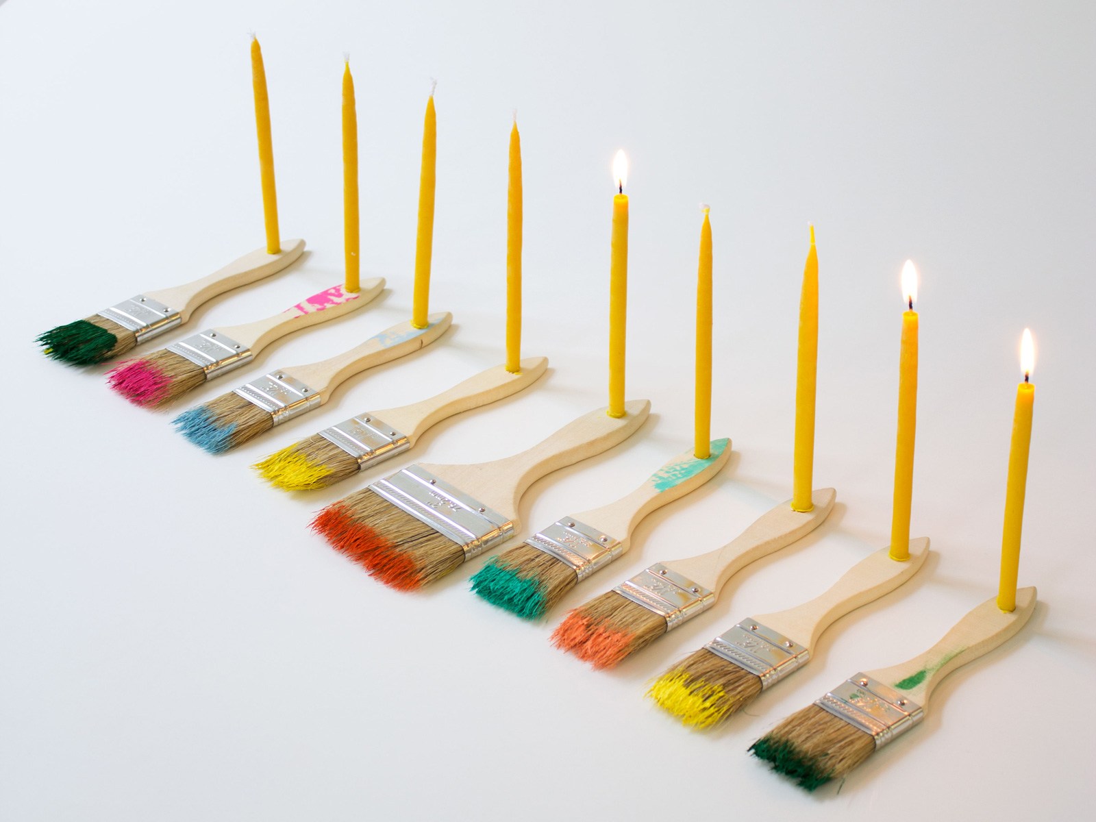 creazione di pennelli per hanukkah