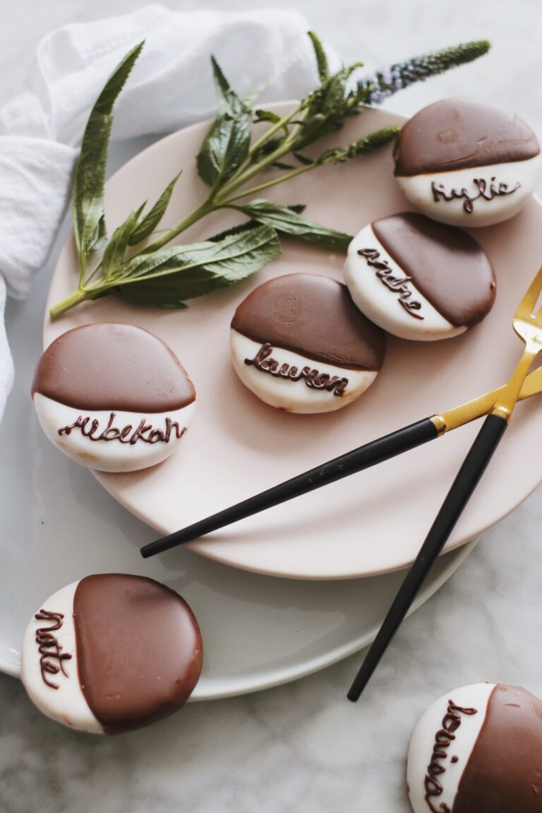 Black-and-White Cookie Place Cards